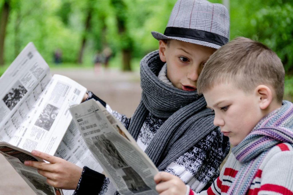 A közösségi média tovább rombol: már definiálható mértékű a „deprivált hírfogyasztók” kategóriája 2 deprivált hírfogyasztók, közösségi média, Z generáció